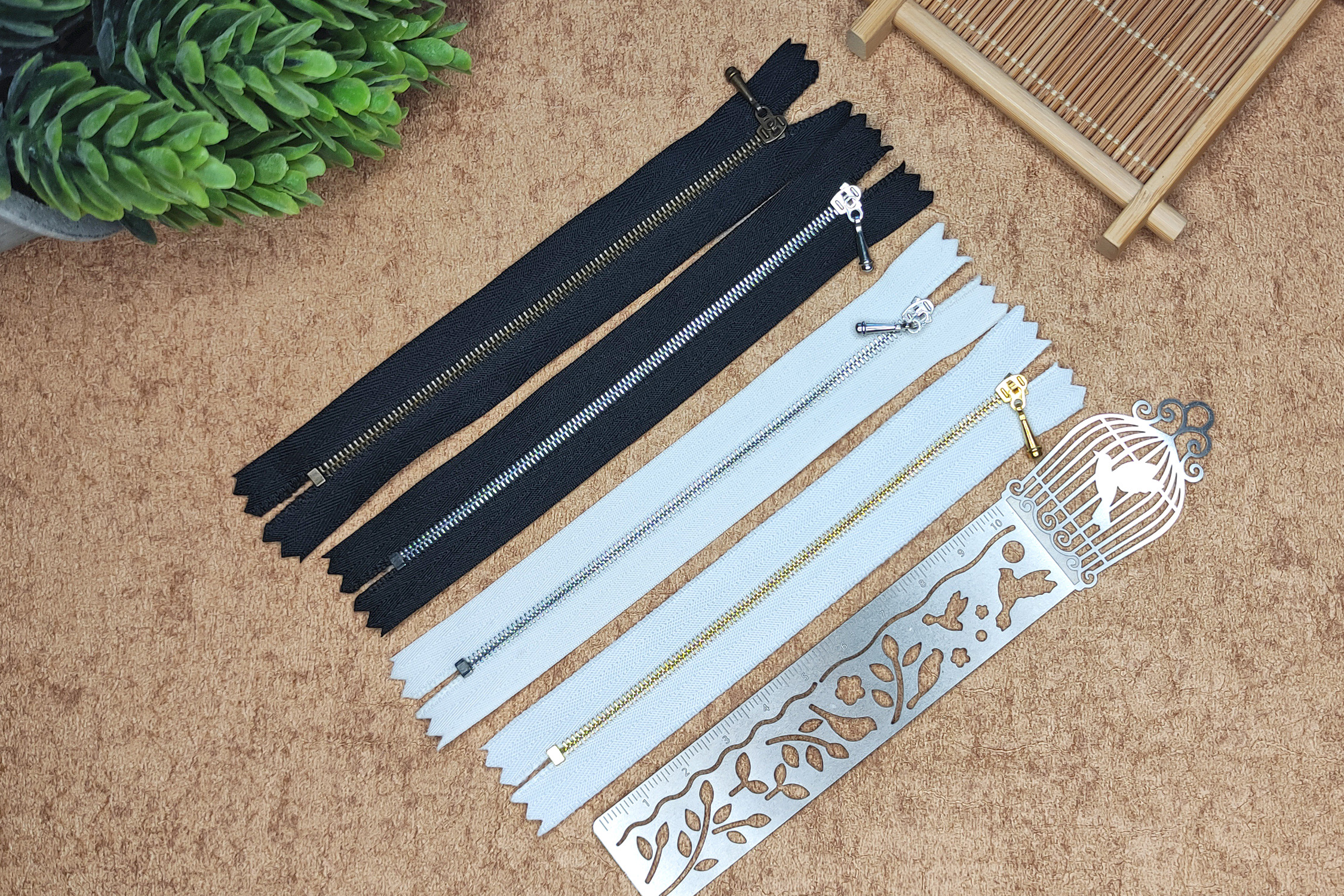 close-end-metal-zipper-1