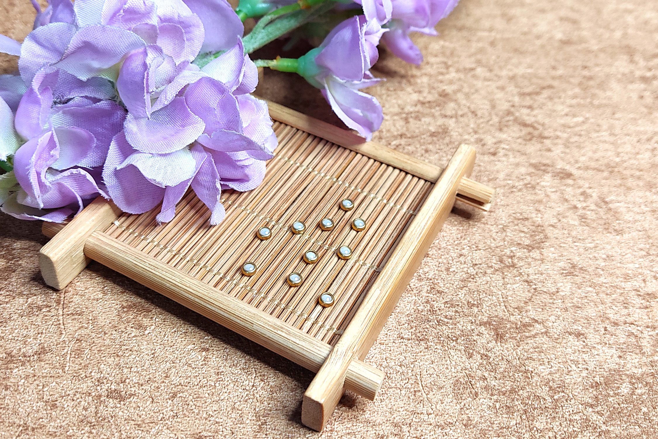 rivets-imitation-pearl-1