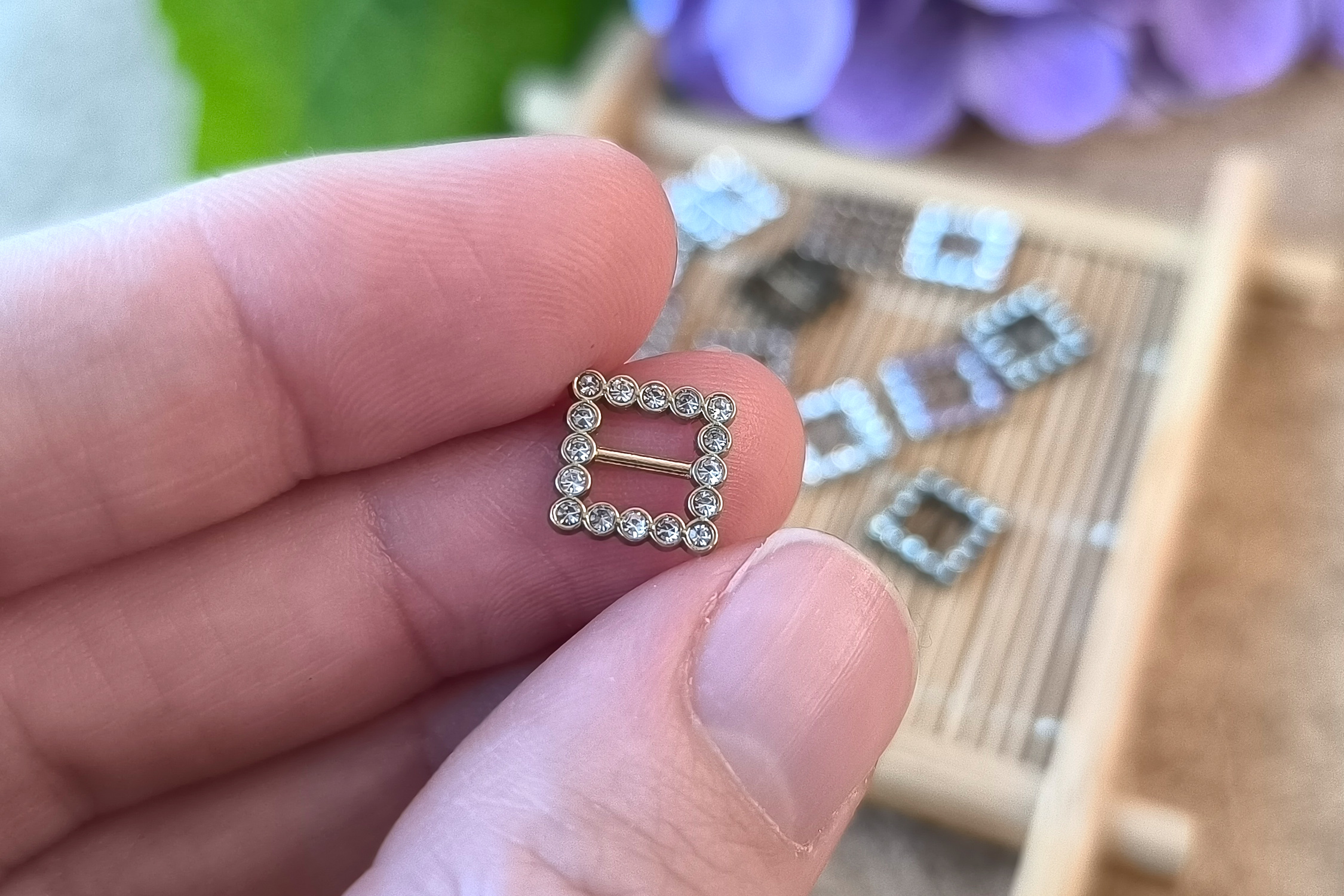 square-buckles-with-straz-3